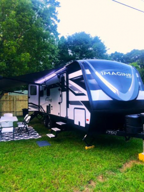 AU PARTY ON The PLAINS RV Private Campsite